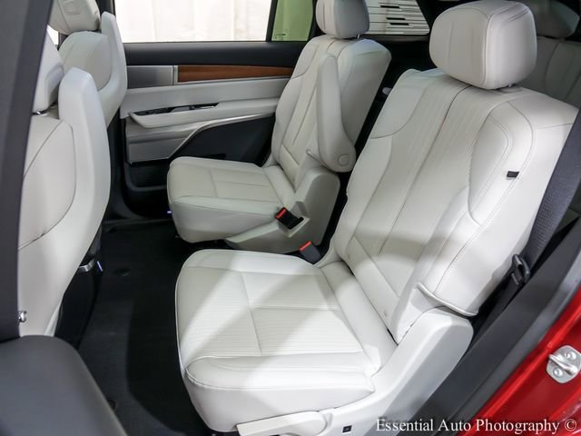 New 2026 Cadillac Vistiq Luxury w/ LPO, Floor Liner Package image 9