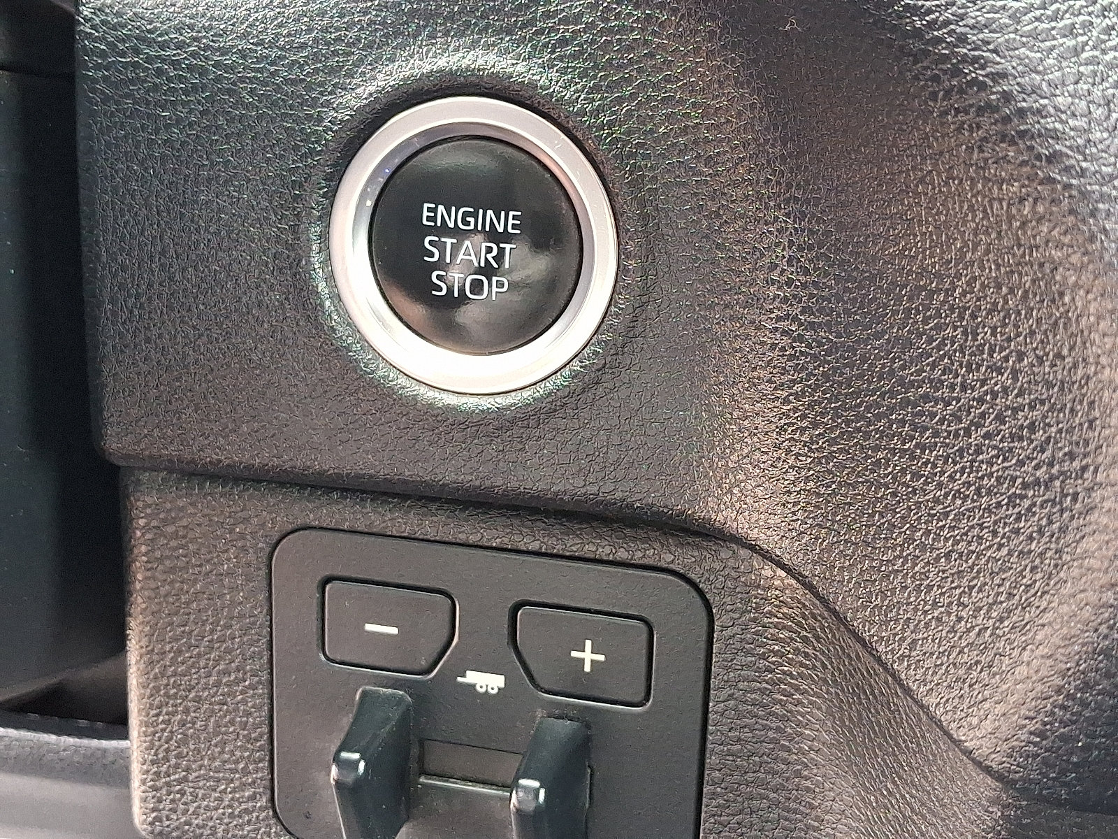 Used 2024 Toyota Tundra SR5 w/ SR5 Convenience Package AWD/4WD image 23