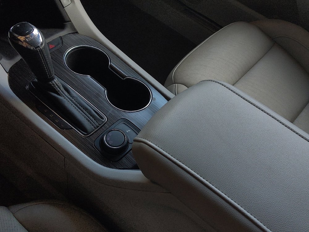 Used 2018 GMC Acadia SLT image 26