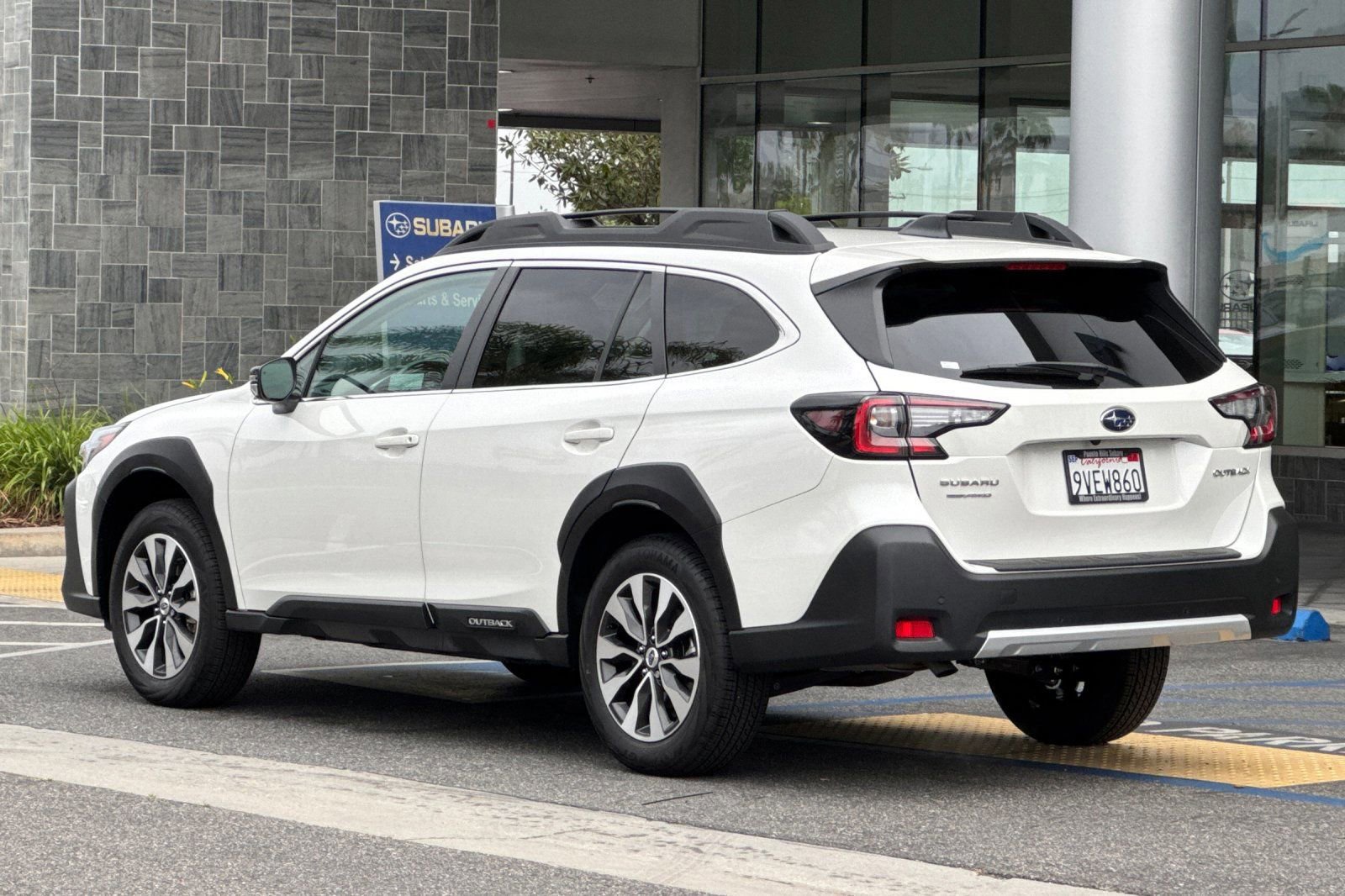 Certified 2025 Subaru Outback Limited image 6