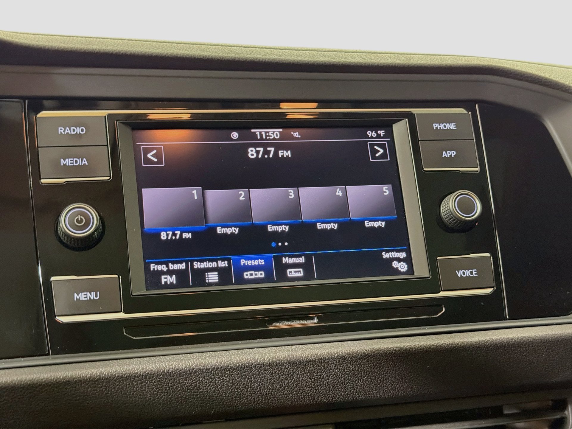 Certified 2023 Volkswagen Jetta SE FWD image 12