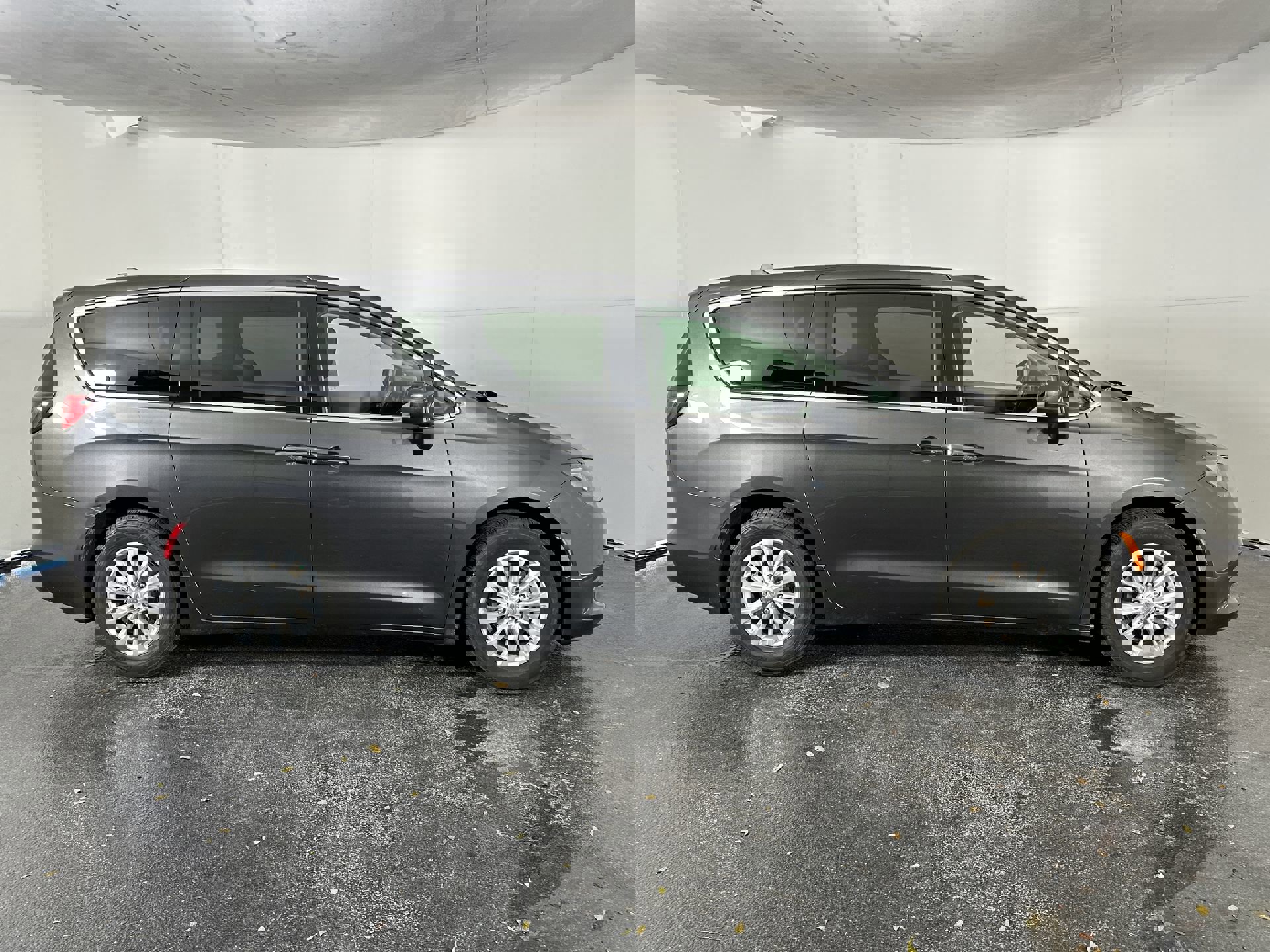 Used 2018 Chrysler Pacifica LX w/ Tire & Wheel Group image 13