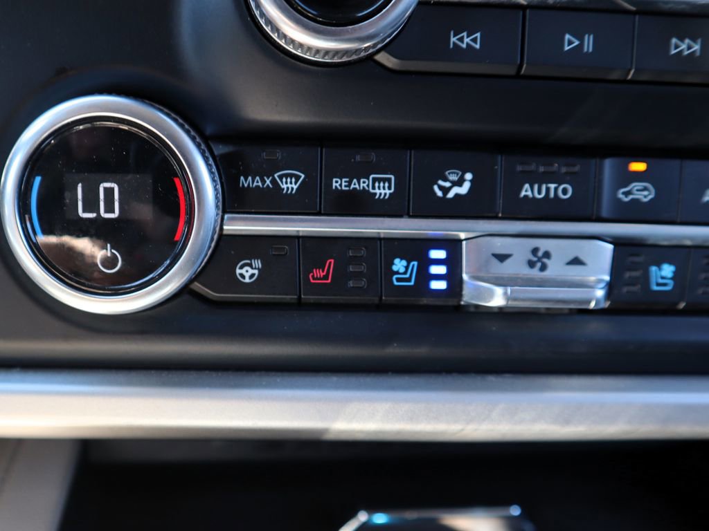 Used 2024 Ford Expedition Limited image 18