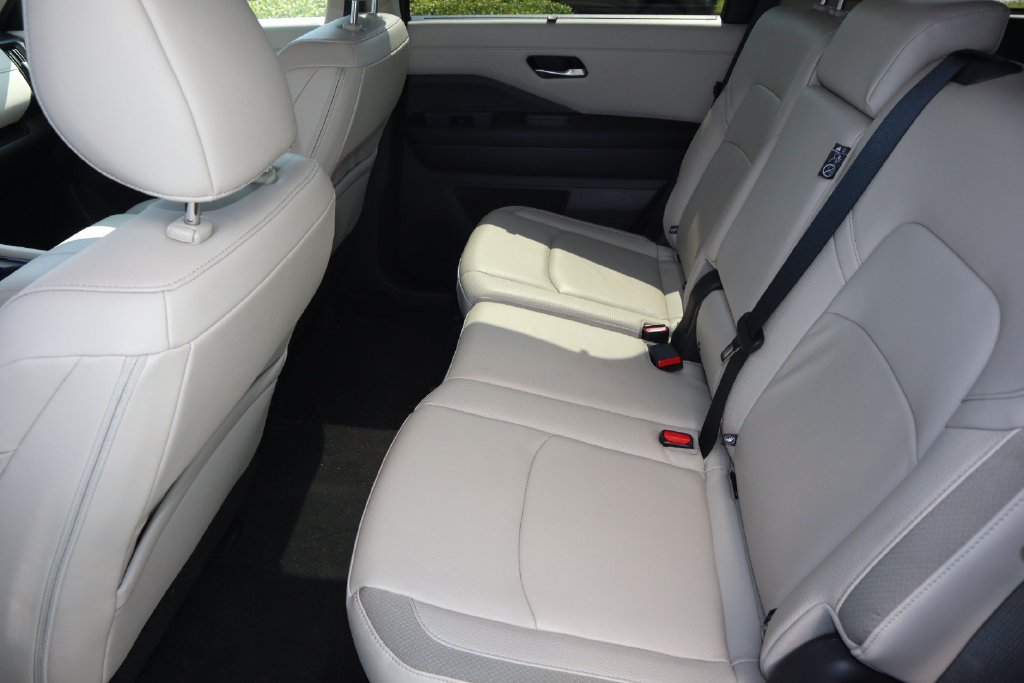 Certified 2024 Nissan Pathfinder SL AWD/4WD image 16