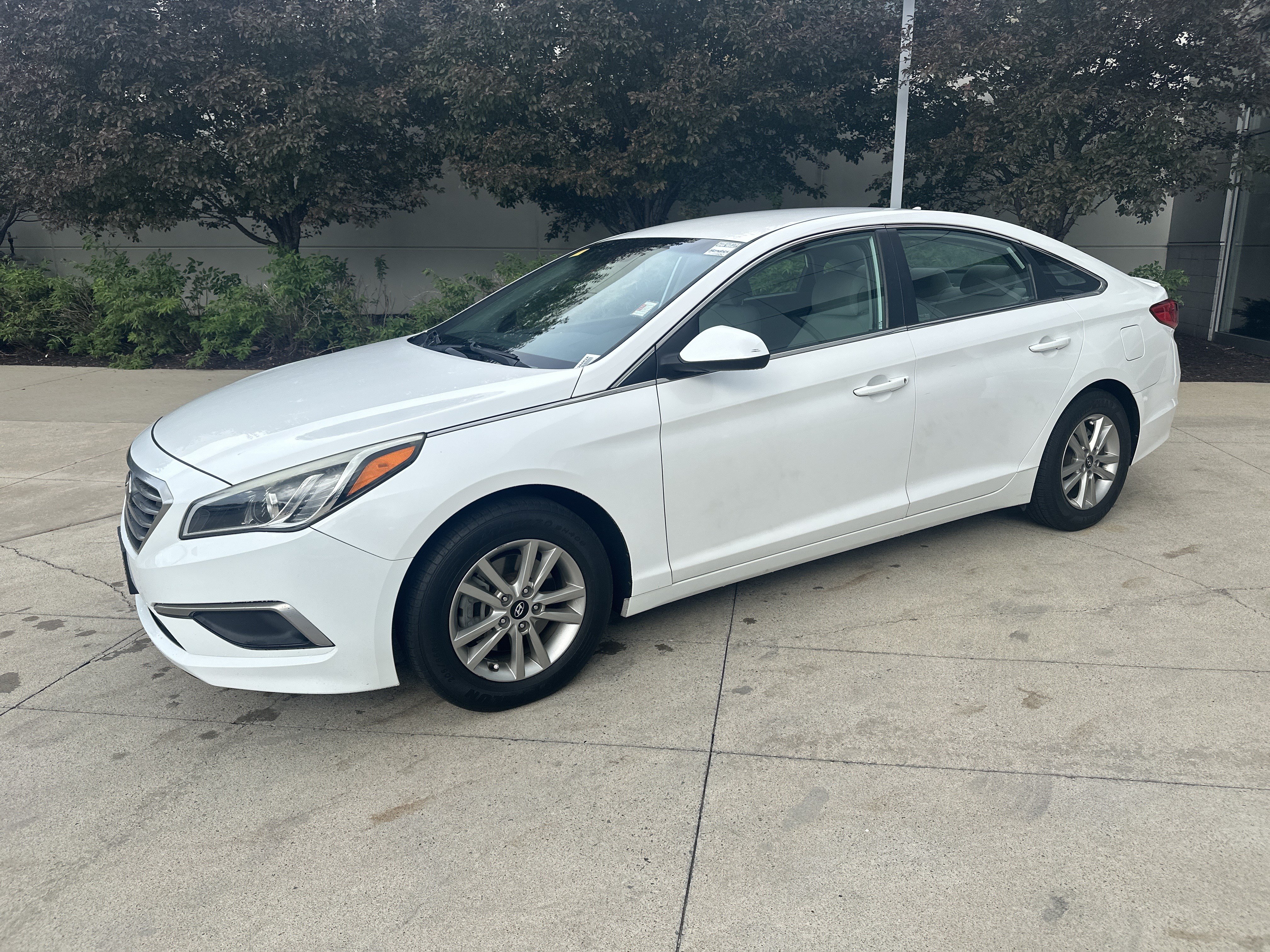 Used 2017 Hyundai Sonata SE FWD image 5