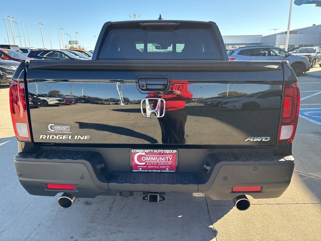 Certified 2023 Honda Ridgeline Black Edition image 4