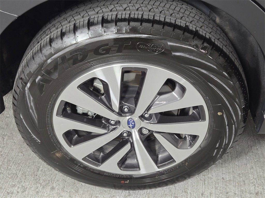 Certified 2025 Subaru Outback Premium image 9