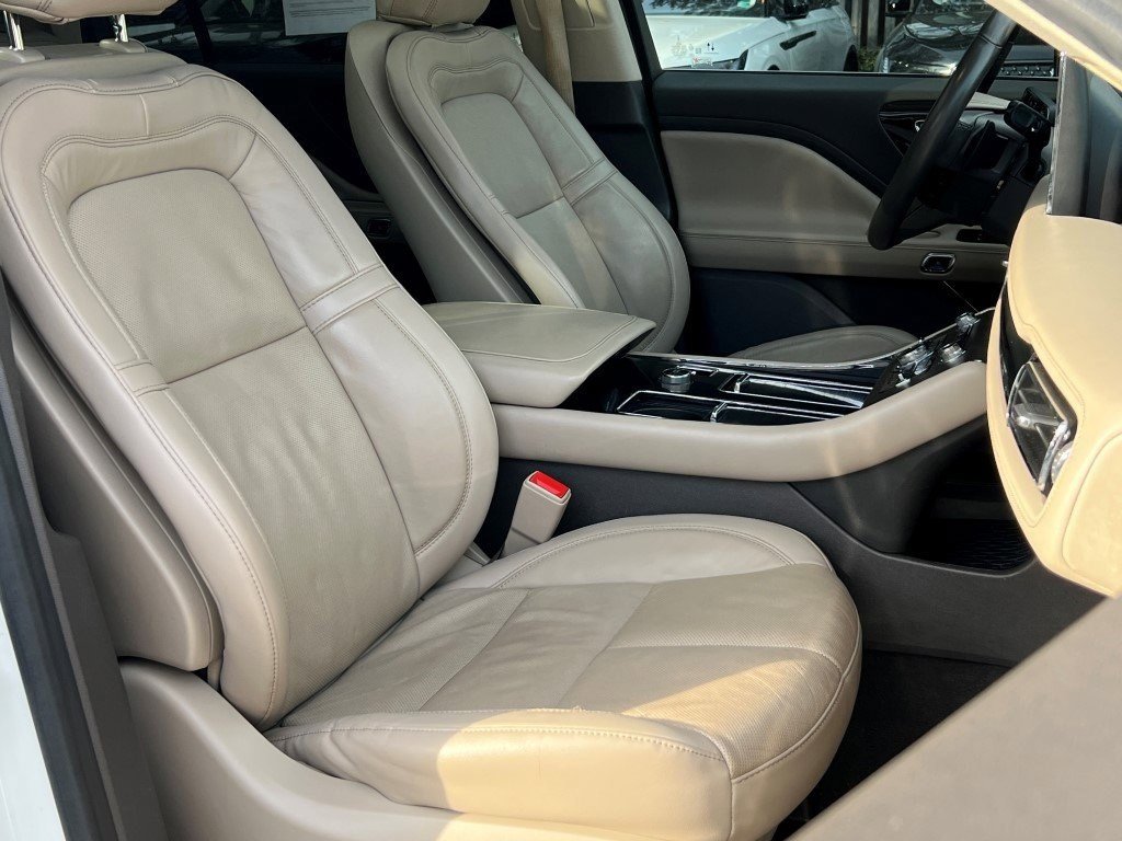 Certified 2022 Lincoln Aviator Reserve w/ Equipment Group 201A image 11