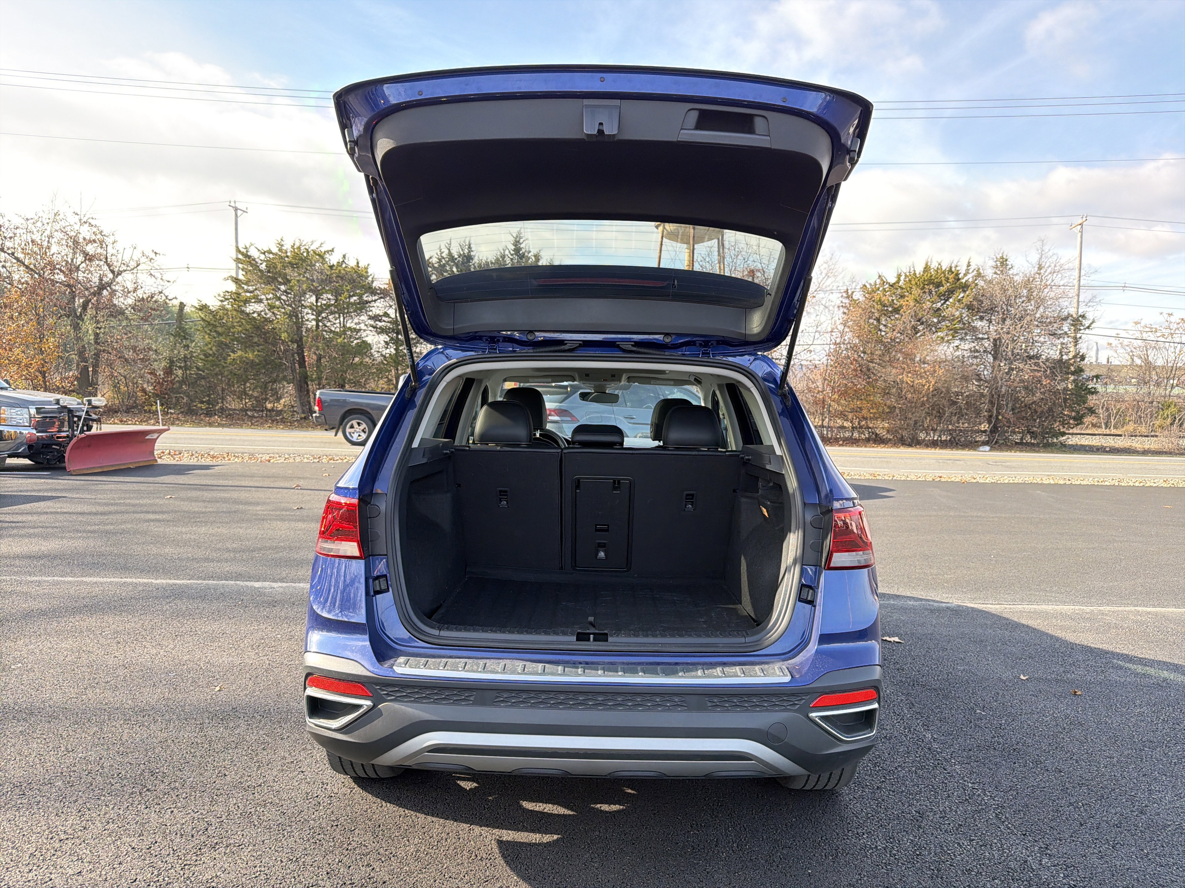 Certified 2023 Volkswagen Taos SE w/ Panoramic Sunroof Package image 27