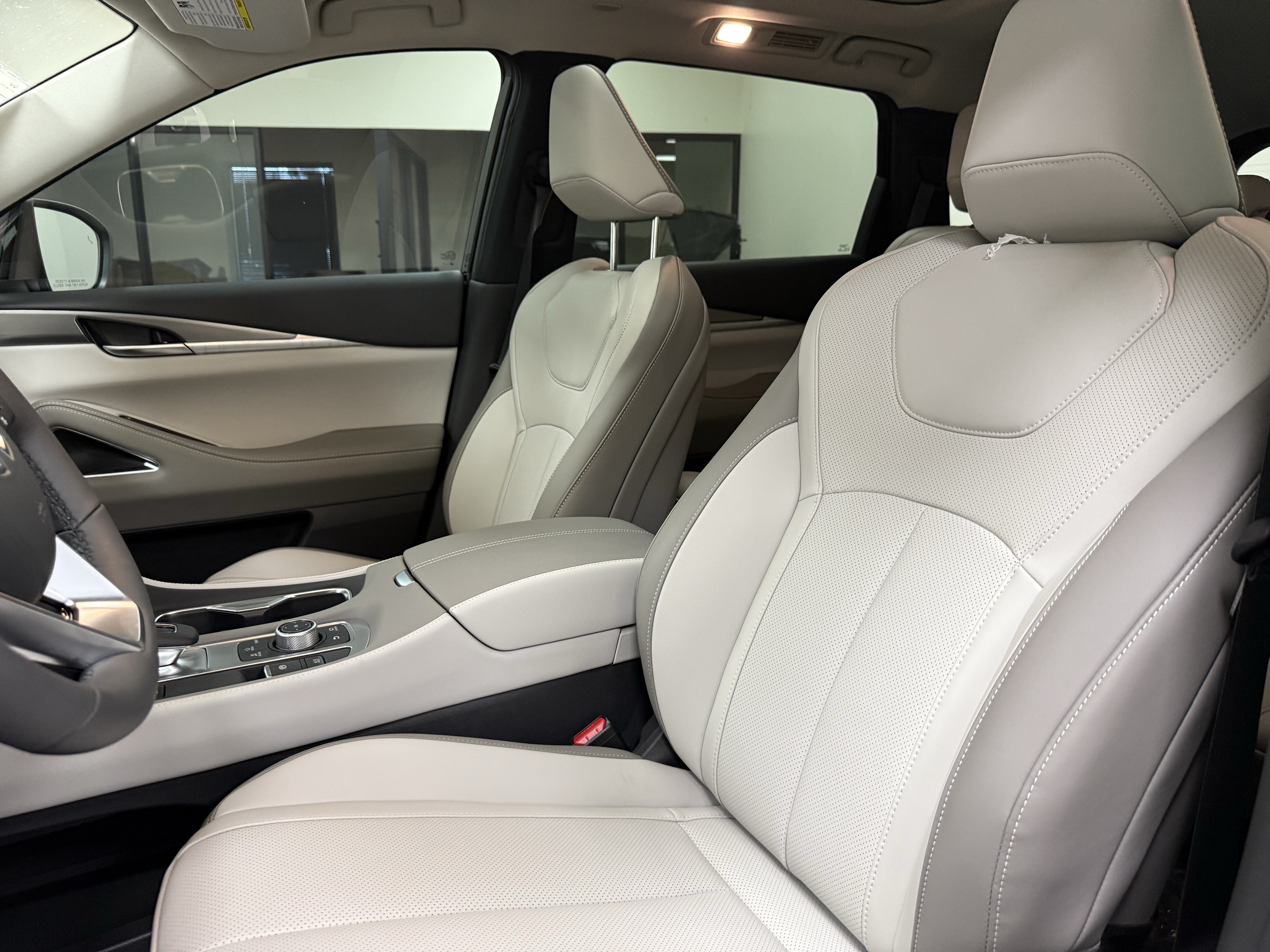 Certified 2027 INFINITI QX60 Luxe w/ Cargo Package FWD image 14
