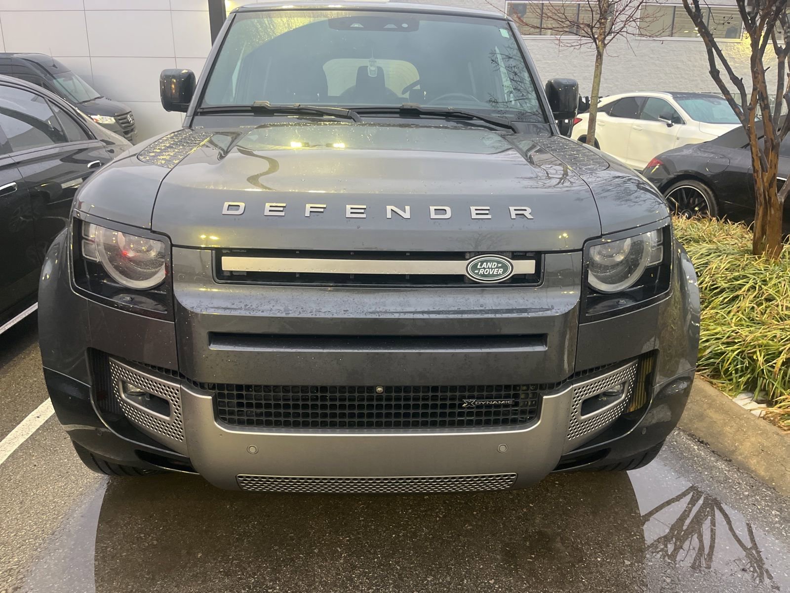 Used 2023 Land Rover Defender 130 X-Dynamic SE image 2