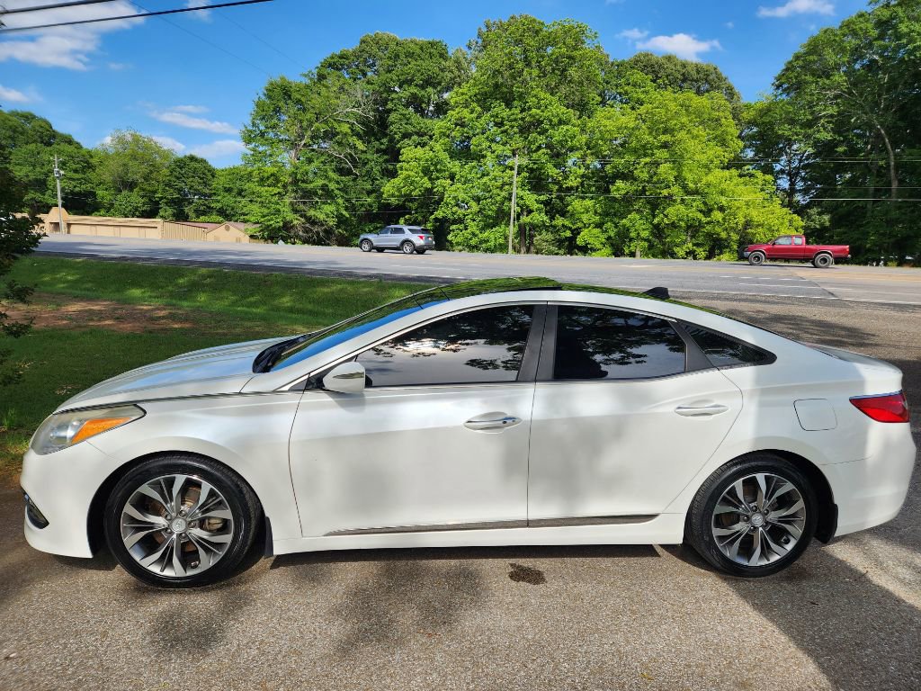 Used 2013 Hyundai Azera w/ Technology Pkg FWD image 2