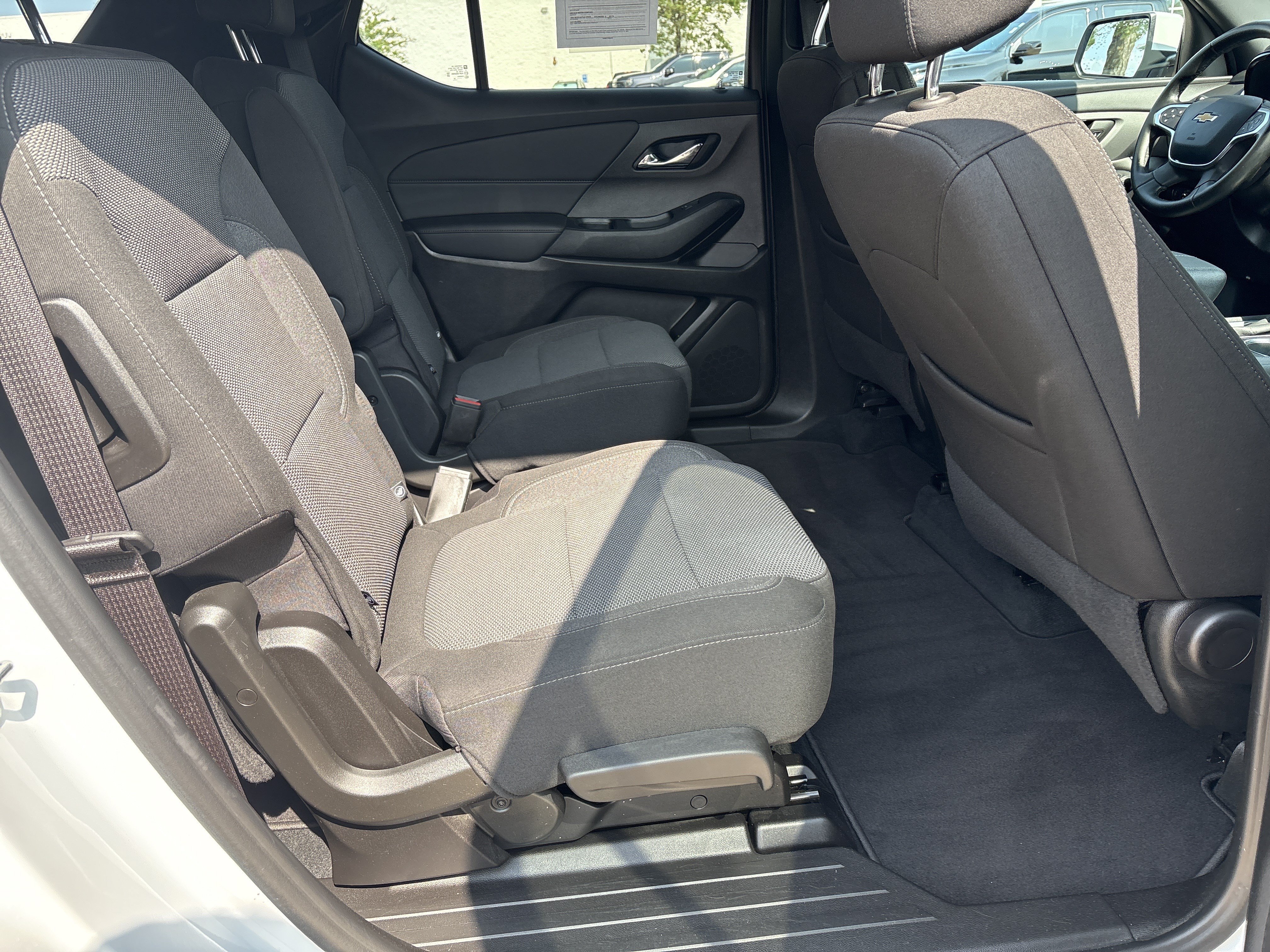 Used 2023 Chevrolet Traverse LT AWD/4WD image 17