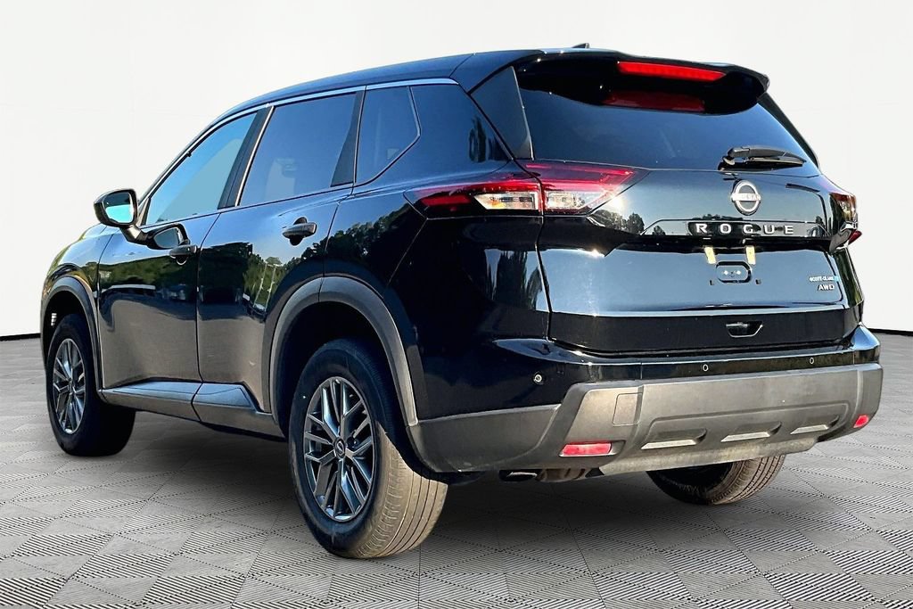 Used 2024 Nissan Rogue S AWD/4WD image 5