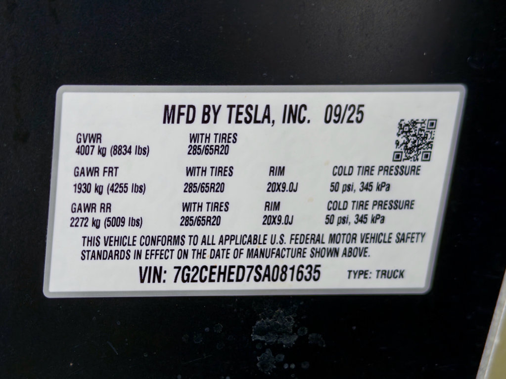 Used 2025 Tesla Cybertruck AWD Crew Cab image 28