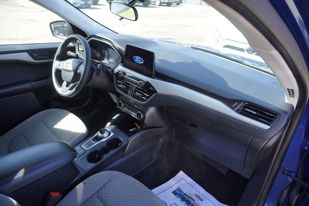 Used 2022 Ford Escape SE image 9