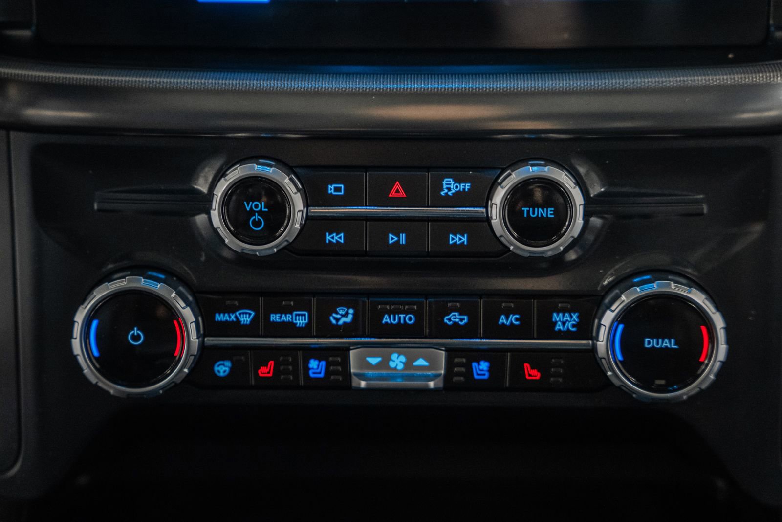 Certified 2025 Ford F150 Lariat w/ Equipment Group 502A High image 31