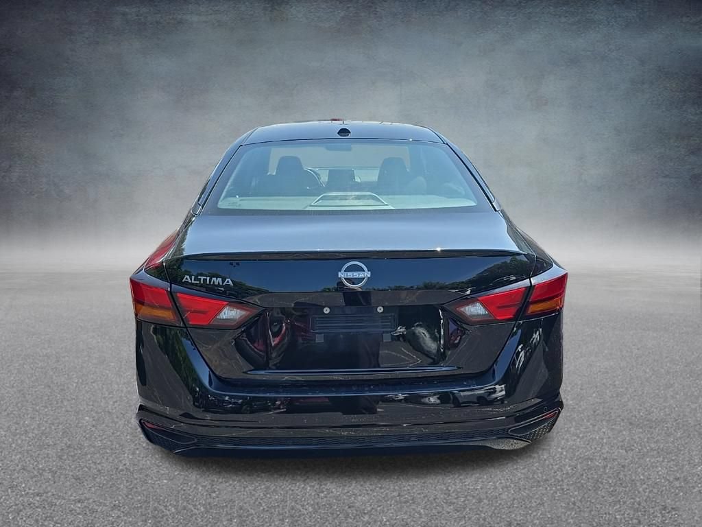 Used 2025 Nissan Altima 2.5 SV FWD image 7