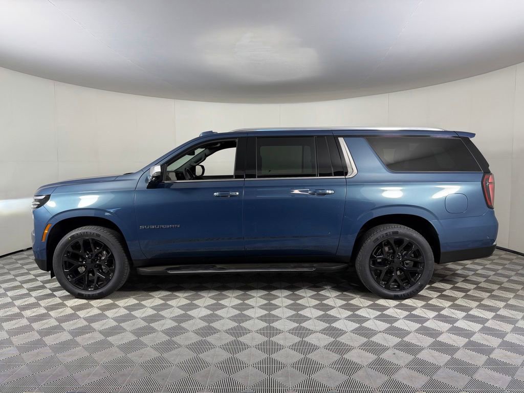 Used 2025 Chevrolet Suburban Premier RWD image 8