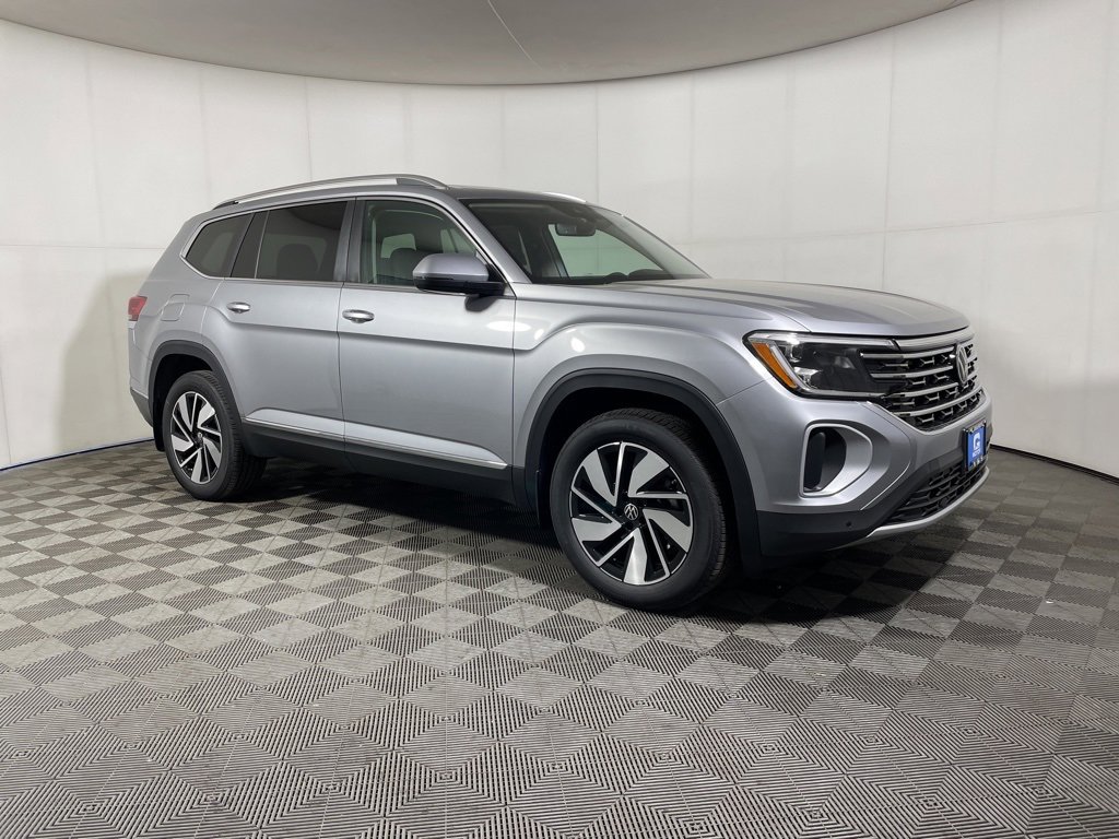 New 2025 Volkswagen Atlas SE image 2