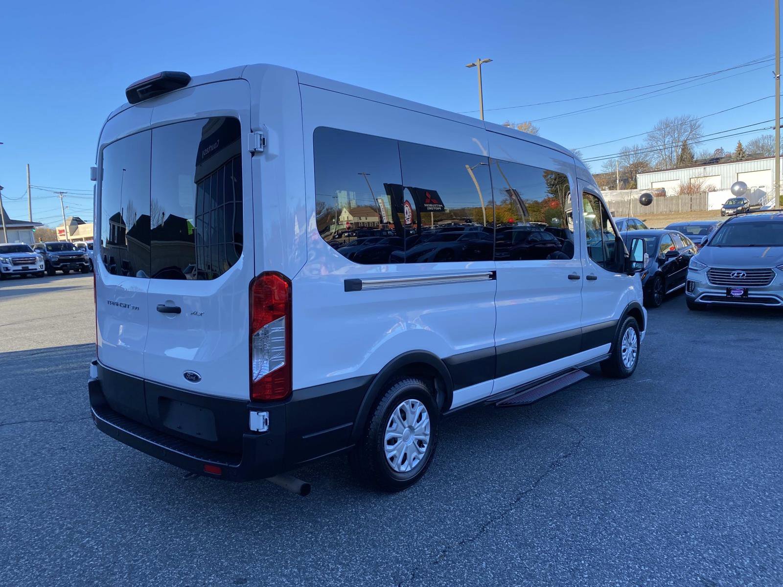 Used 2023 Ford Transit 350 XLT image 7