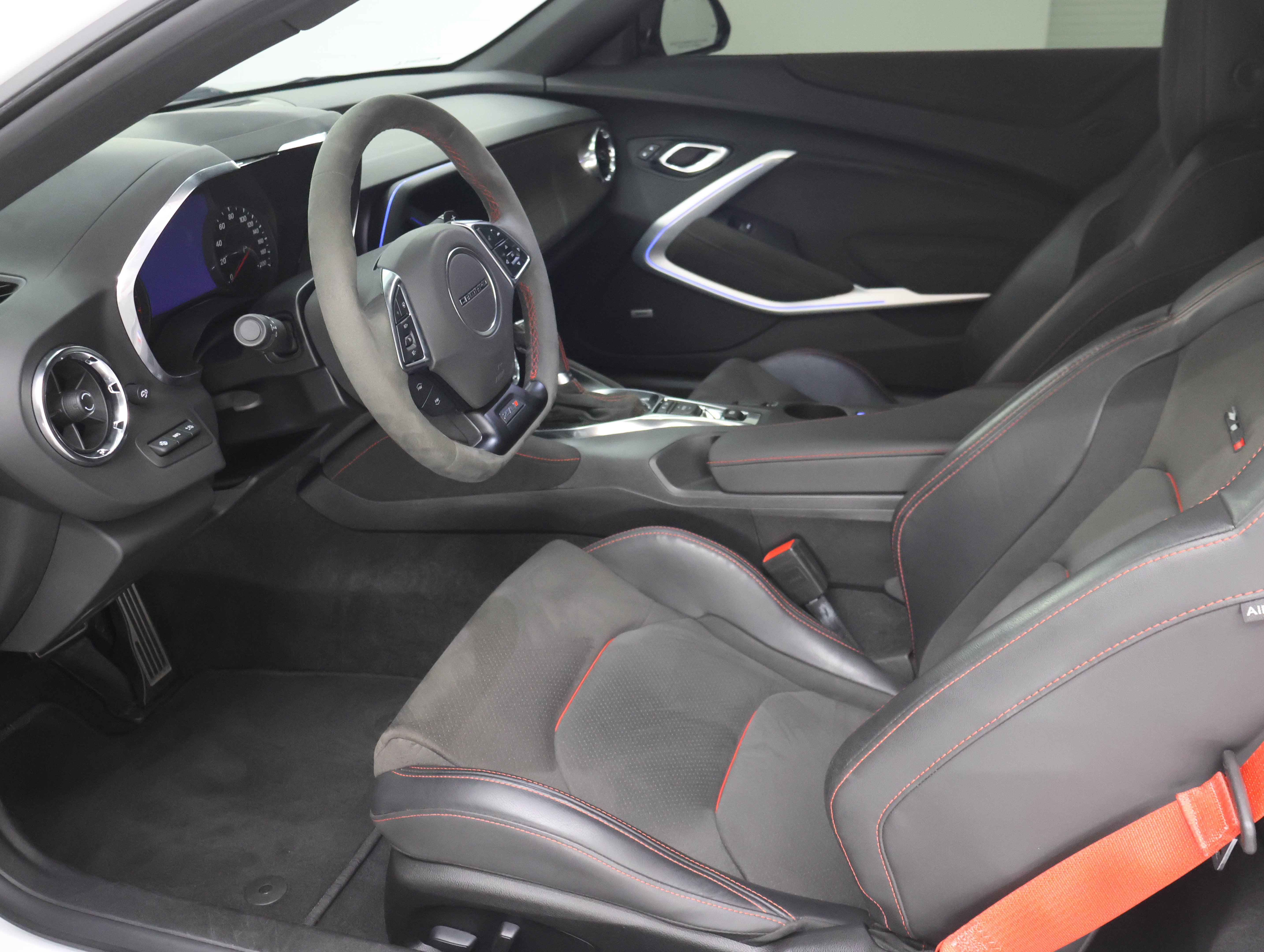 Used 2020 Chevrolet Camaro ZL1 RWD image 8