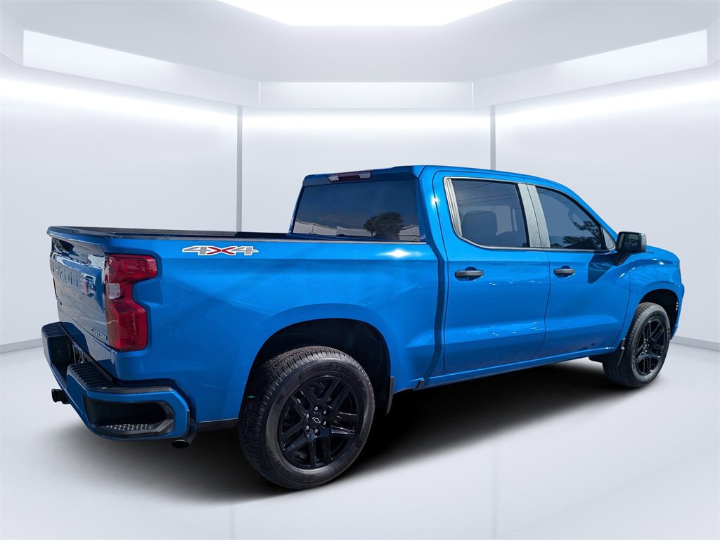 Used 2025 Chevrolet Silverado 1500 Custom image 3