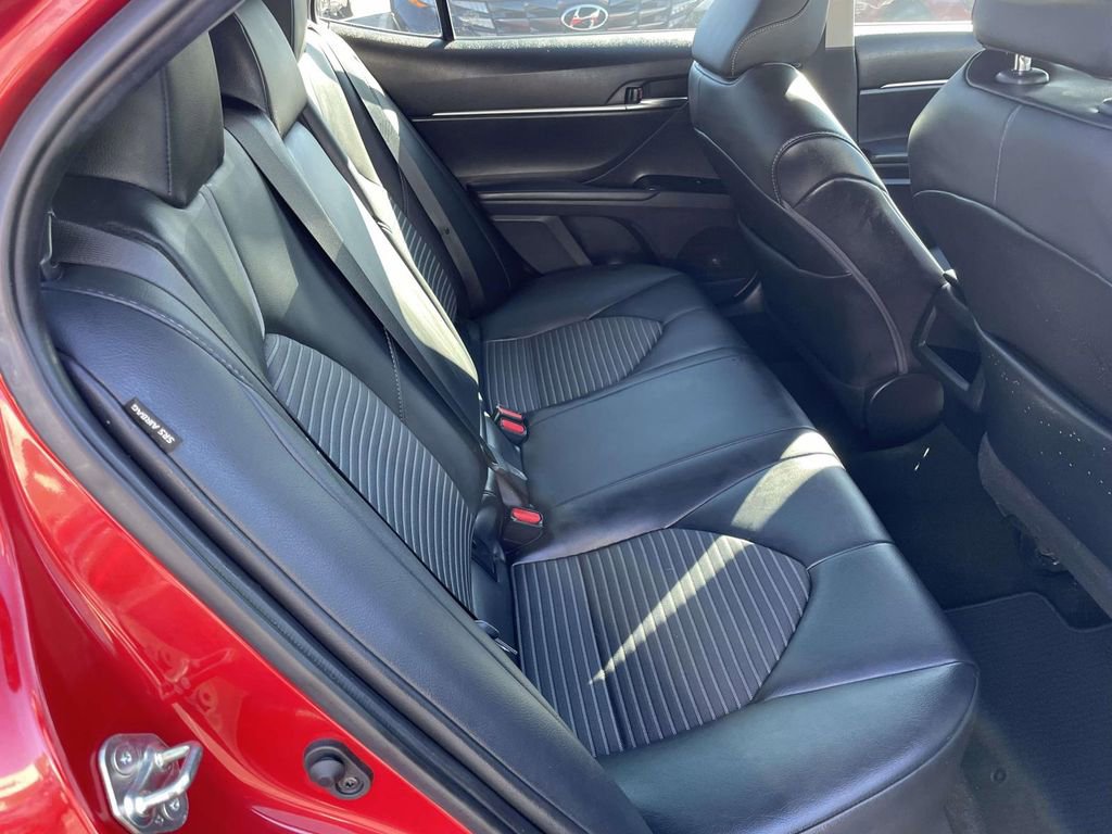Used 2020 Toyota Camry SE image 43