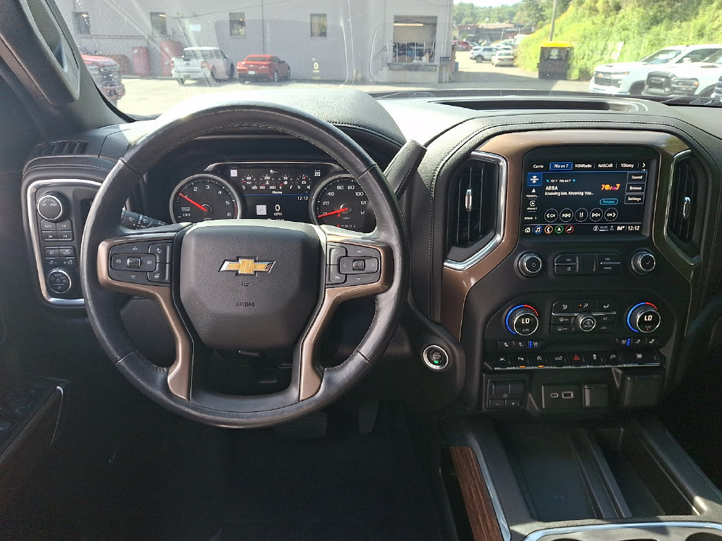 Used 2021 Chevrolet Silverado 1500 High Country w/ Technology Package AWD/4WD image 11