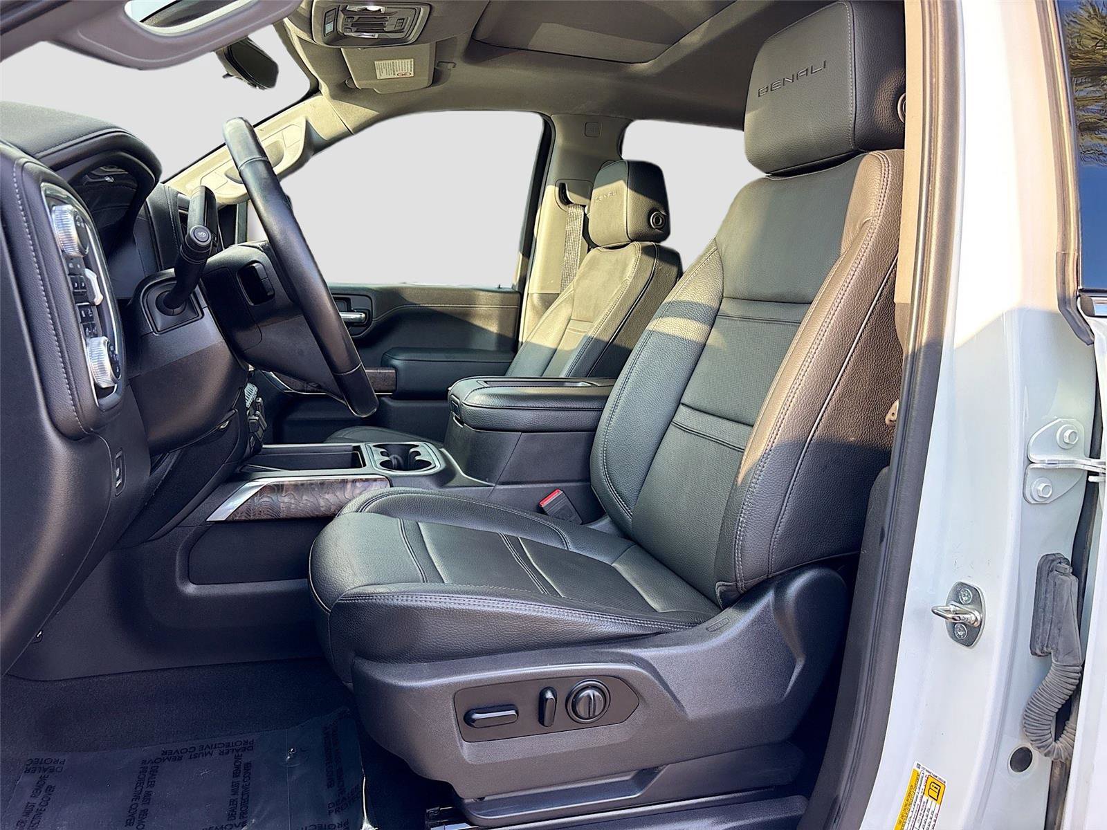 Used 2021 GMC Sierra 3500 Denali w/ Denali Ultimate Package image 24