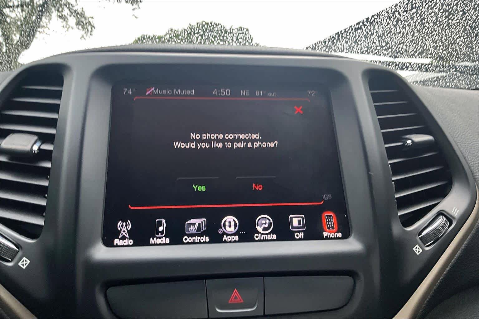 Used 2016 Jeep Cherokee Limited FWD image 37