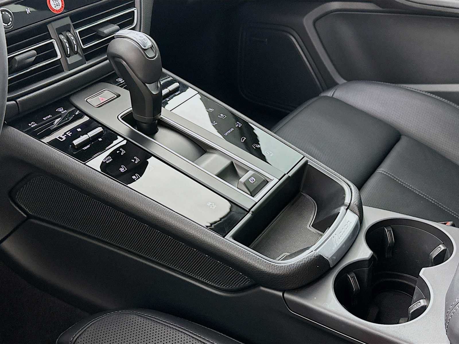Certified 2026 Porsche Macan AWD/4WD image 20
