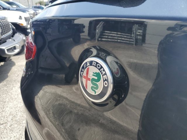 Used 2018 Alfa Romeo Stelvio Ti Sport AWD/4WD image 11