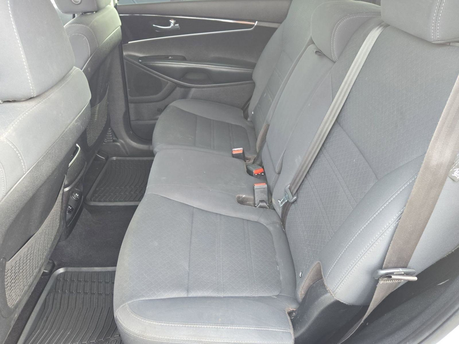 Used 2019 Kia Sorento LX image 11