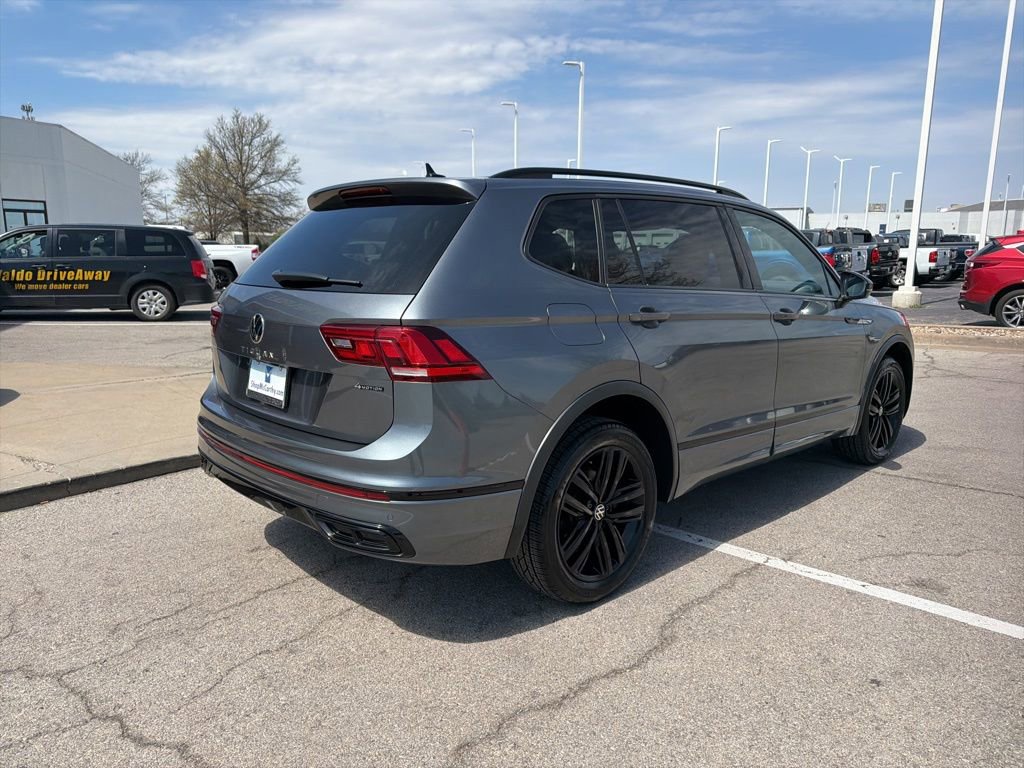 Used 2022 Volkswagen Tiguan SE R-Line AWD/4WD image 3