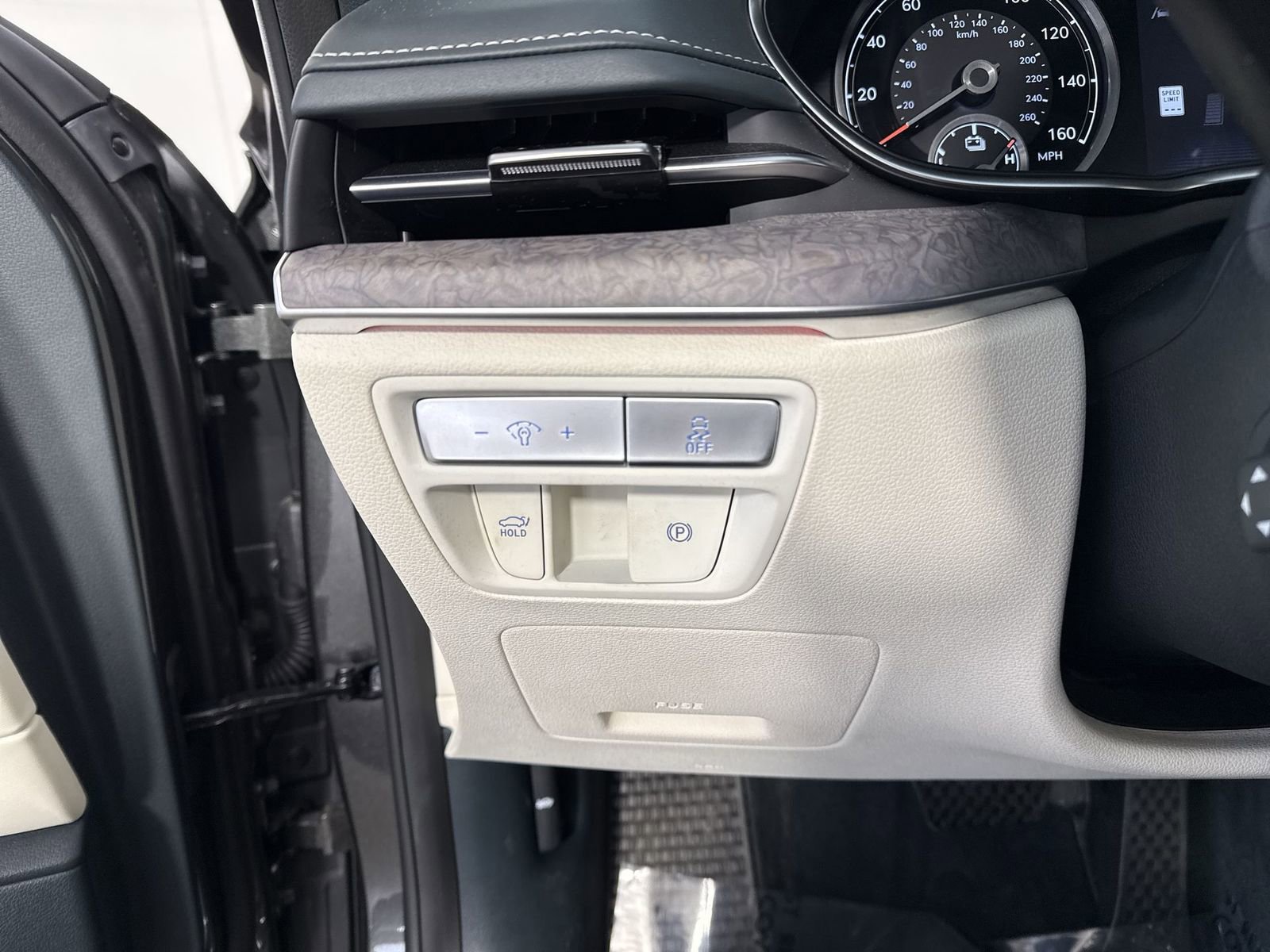 Used 2024 Genesis G80 image 14