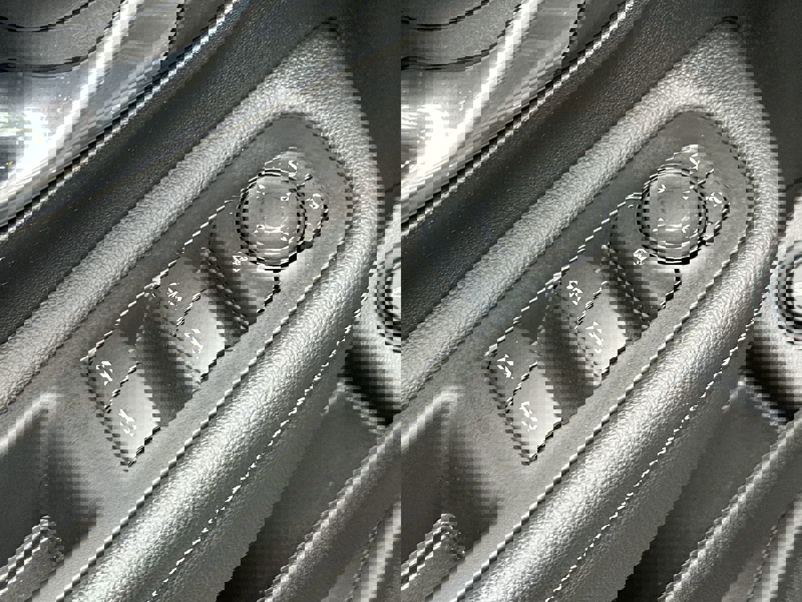 Used 2022 GMC Terrain SLT w/ Infotainment Package II image 15