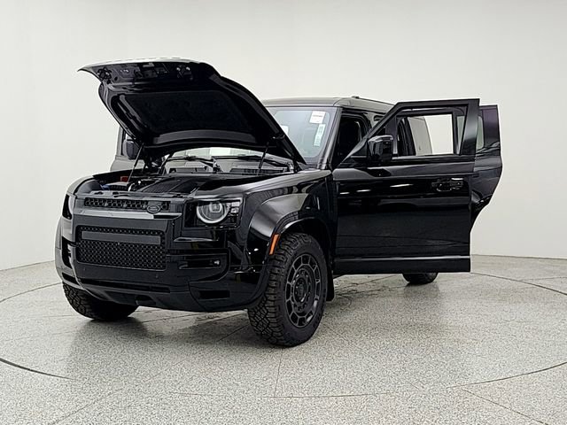 New 2026 Land Rover Defender 110 OCTA AWD/4WD image 9