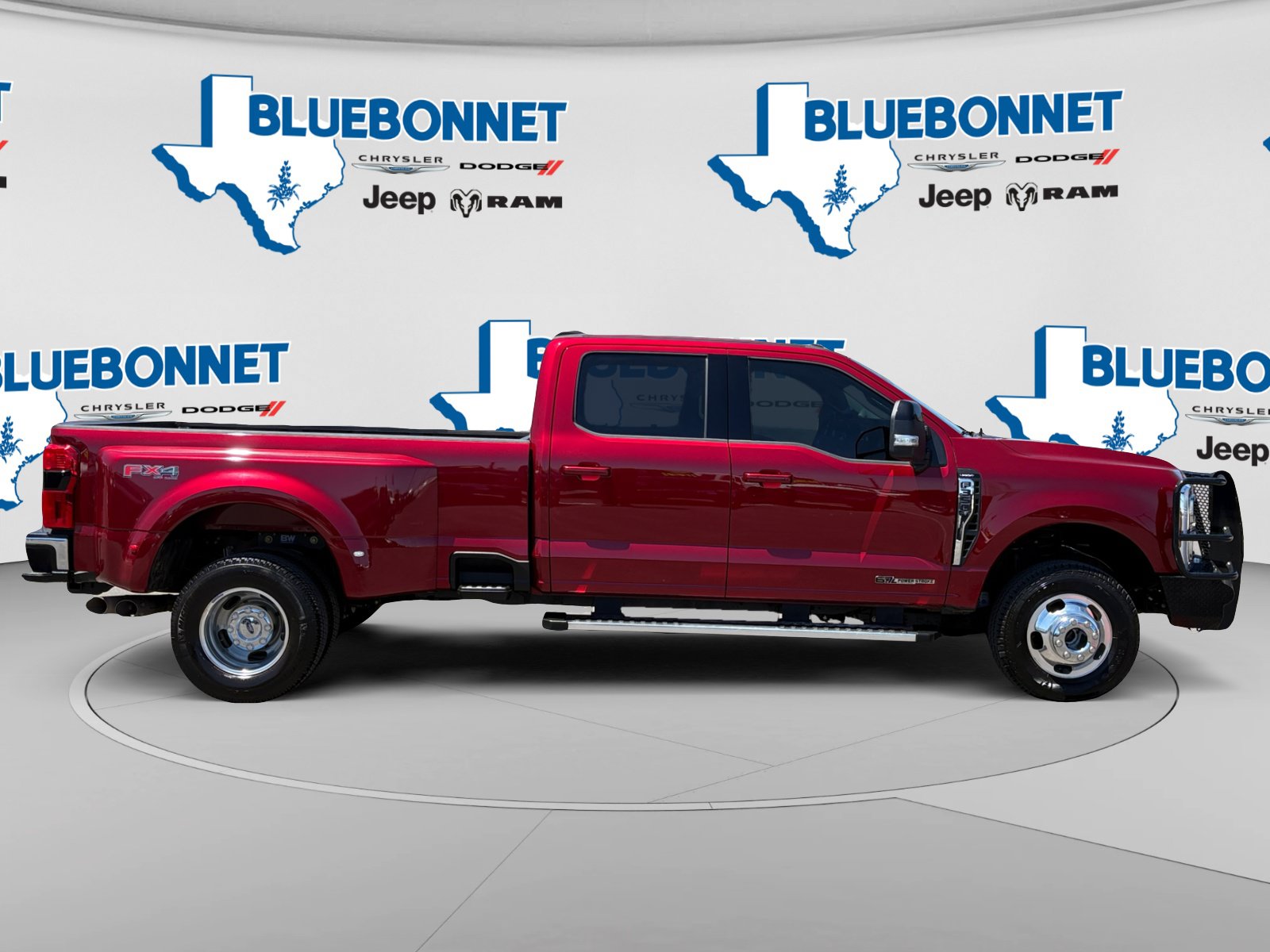 Used 2026 Ford F350 Lariat w/ FX4 Off-Road Package AWD/4WD image 4