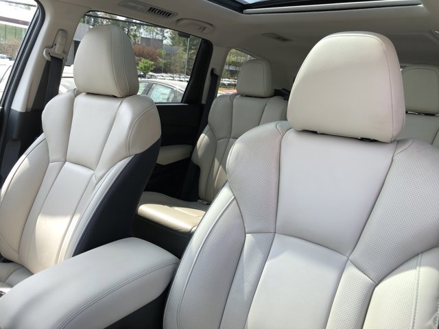 Used 2022 Subaru Ascent Limited w/ Technology Package image 9