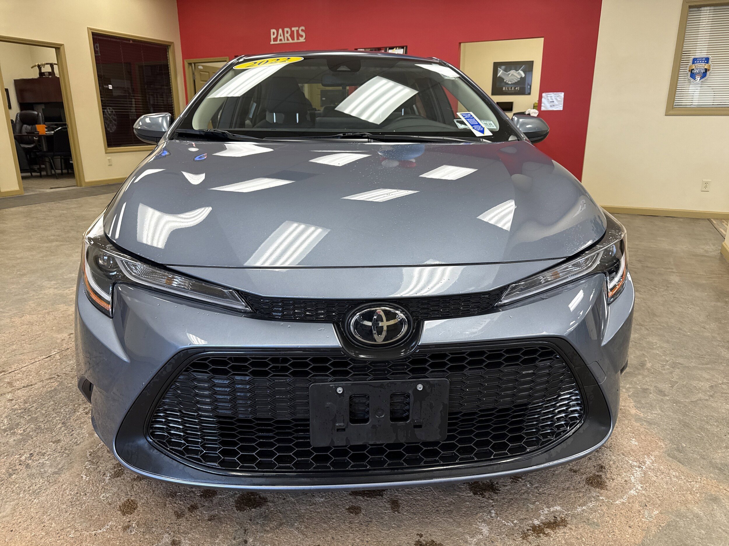 Used 2022 Toyota Corolla LE FWD video 2