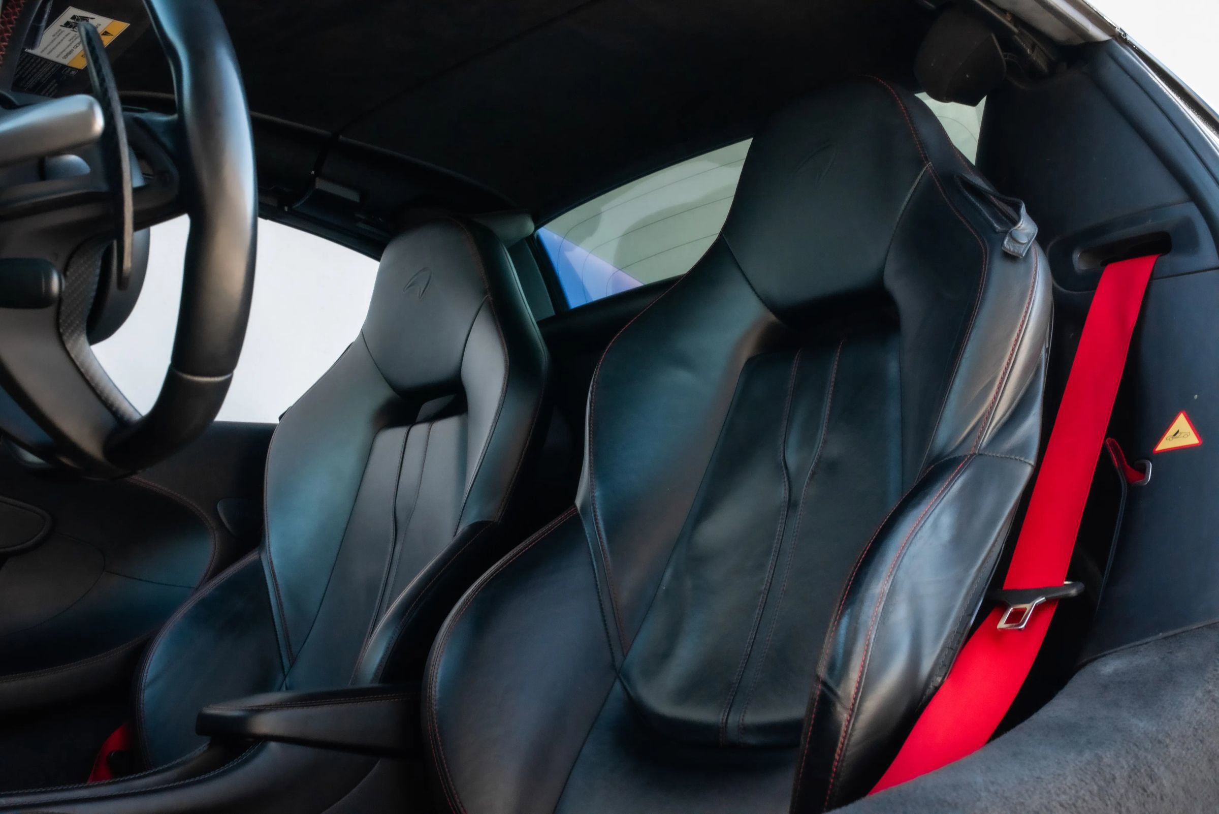 Used 2018 McLaren 570S Spider RWD image 11