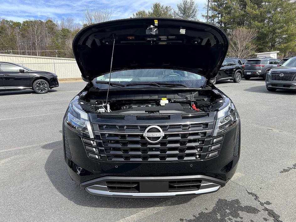 New 2026 Nissan Pathfinder SL image 6