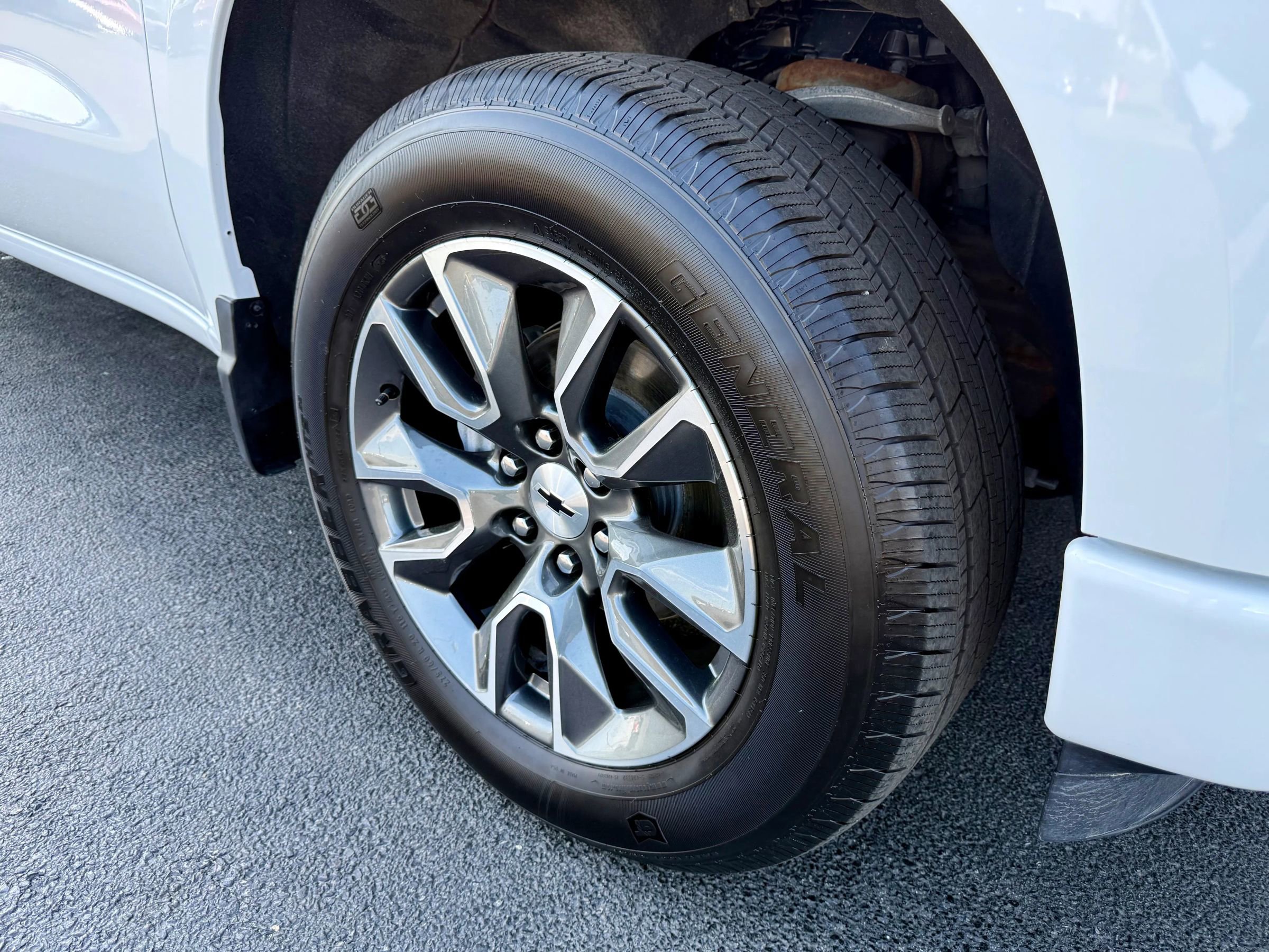 Used 2024 Chevrolet Silverado 1500 RST image 14