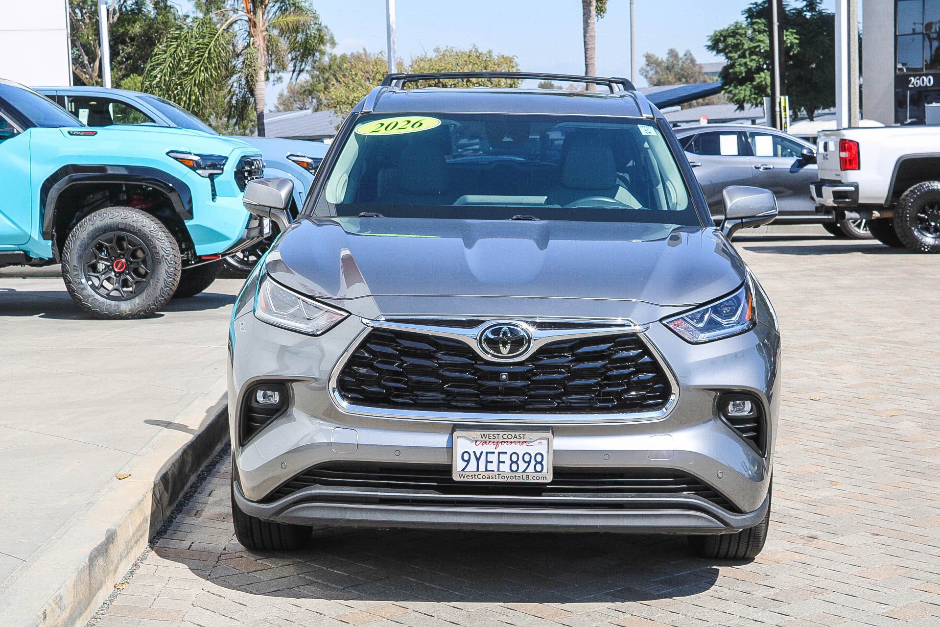 Certified 2026 Toyota Highlander Limited AWD/4WD image 2