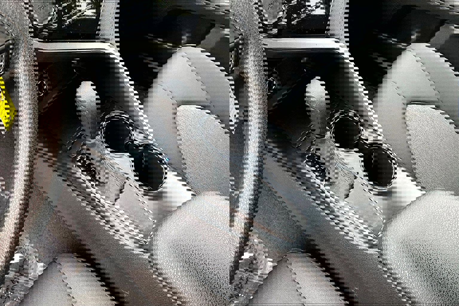 Used 2020 Toyota Camry LE image 19