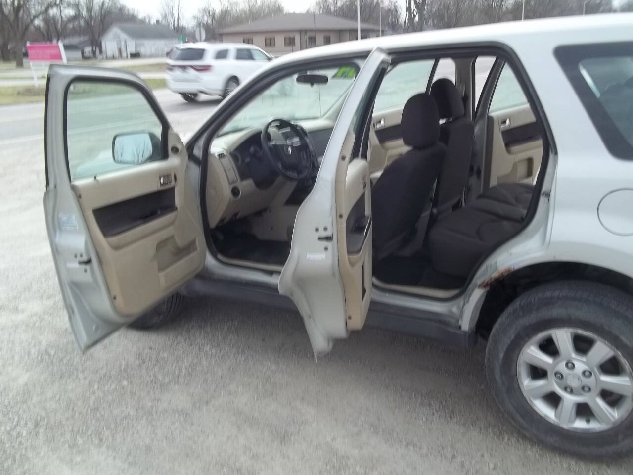 Used 2009 MAZDA Tribute i Sport FWD image 9