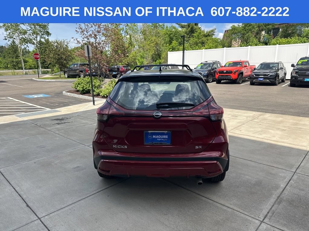 Used 2023 Nissan Kicks SR w/ SR Premium Package FWD image 6
