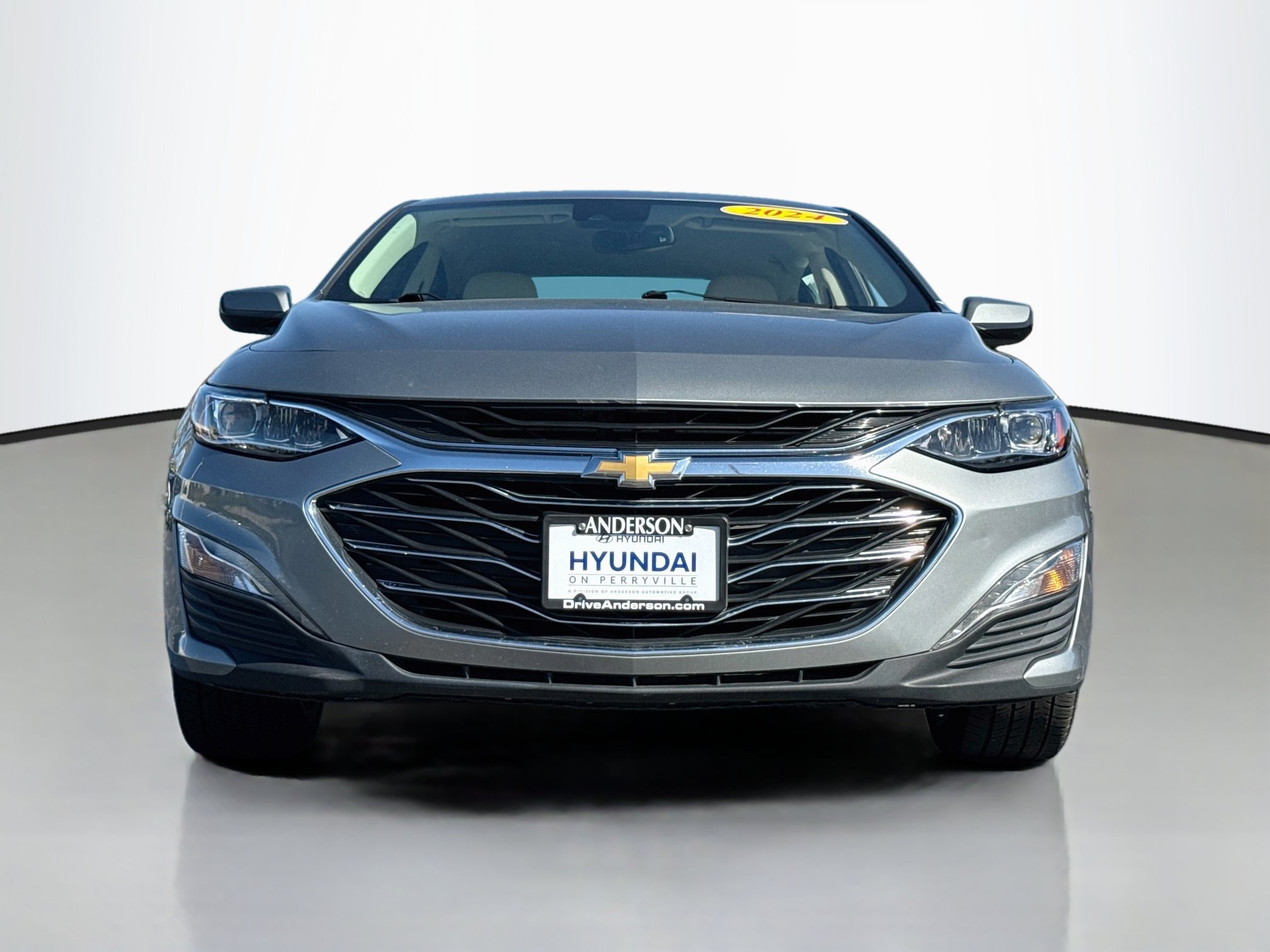 Used 2024 Chevrolet Malibu LT FWD image 2