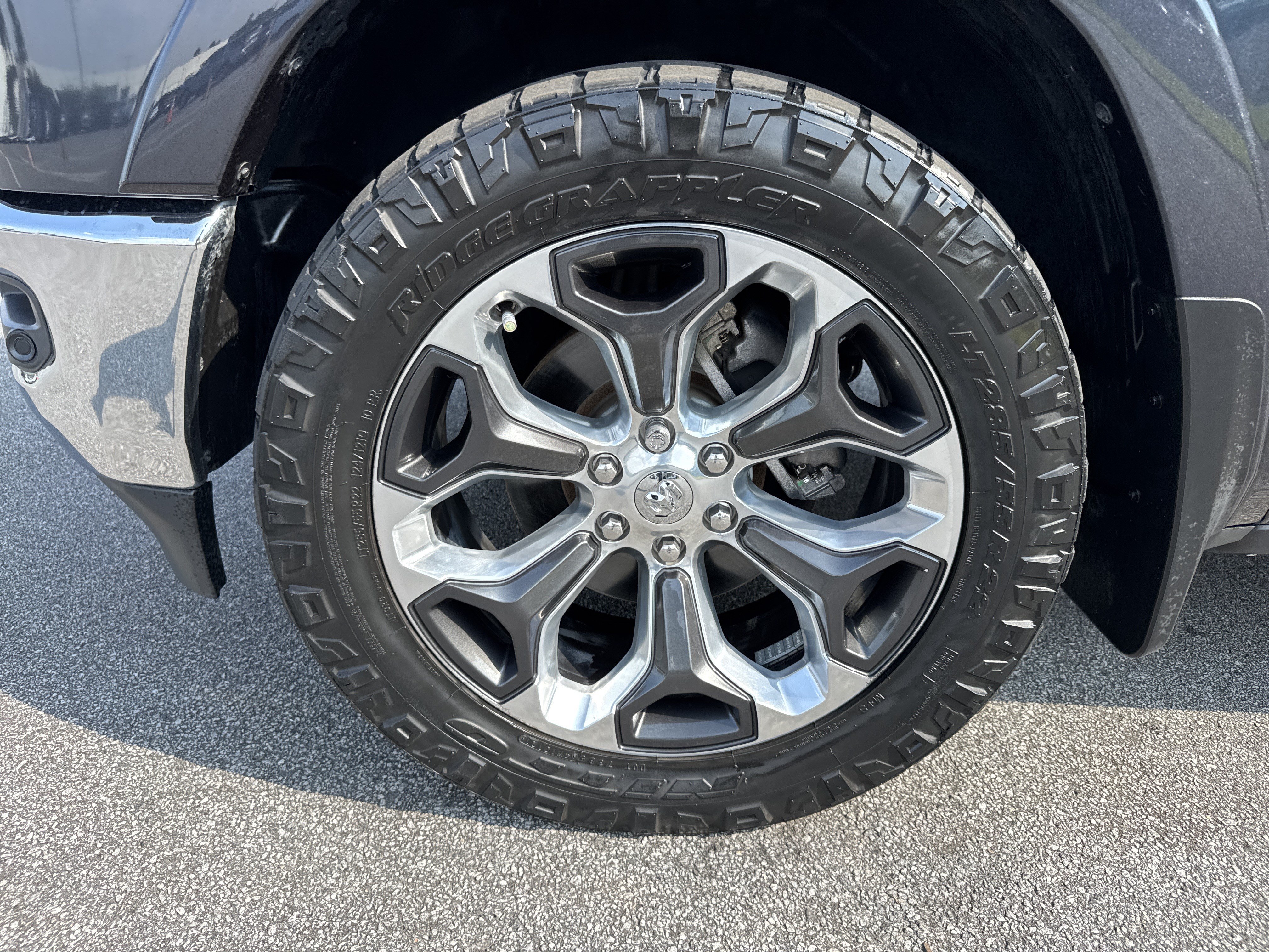Used 2019 RAM 1500 Limited AWD/4WD image 12